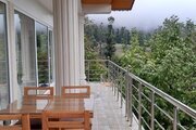 واحد تکخواب استخرگاه در طبقه اول ویلای رودبار