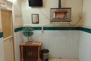 اتاق 6 در مسافرخانه در همدان