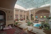 اتاق اقامتگاه بومگردی 2 نفره فروغ فرخزاد در یزد