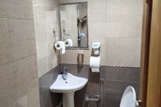 اتاق سنتی سه تخته بالا خانه در بوم گردی کاشان