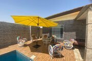 عمارت آرتین استخردار چهار فصل با فوتبال دستی در چهارباغ