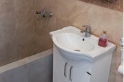 اتاق در اقامتگاه بومگردی ننه خانم در شمشک