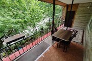 واحد جنگلی لب رودخانه در طبقه همکف ویلا در روستای شالما