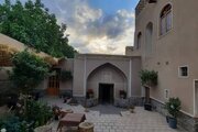 اتاق سه دری در اقامتگاه سنتی نطنز