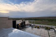ویلا تک خواب در باغ بهادران