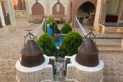 اتاق کرشاهی در اقامتگاه بومگردی کاشان