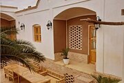 اتاق فرخ بانو در اقامتگاه بومگردی کاشان