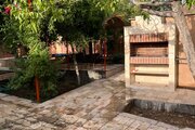 ویلا دو خواب مبله در باغ بهادران