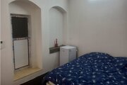 اتاق نورسته در اقامتگاه بومگردی کاشان