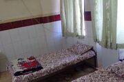 اتاق 2 در مسافرخانه در همدان