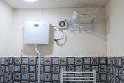 اتاق 6 در طبقه زیرهمکف اقامتگاه بومگردی نطنز | پک بهداشتی داخل حمام