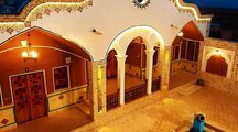 اتاق کرشاهی در اقامتگاه بومگردی کاشان