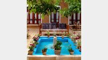 اتاق گوشواره دراقامتگاه بومگردی در فارس