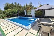 ویلا دوخواب استخردار مبله در چهارباغ
