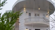 واحد مبله طبقه اول ویلا در تنکابن 1 | محوطه بیرونی + پارکینگ