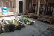 اتاق اقامتگاه بومگردی 2 نفره پروین اعتصامی در یزد