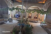 اتاق اقامتگاه بومگردی 2 نفره پروین اعتصامی در یزد