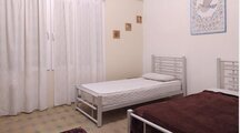 اتاق چهار نفره در هاستل در تهران