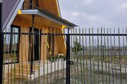 کلبه سوئیسی دوبلکس تکخواب ساحلی دریا در پره سر