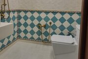 اتاق بنفشه در اقامتگاه بومگردی شیراز