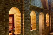 اتاق سنتی ایوان در اقامتگاه بومگردی شاهین شهر و میمه