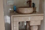 اتاق نارنج در اقامتگاه بومگردی در اصفهان