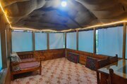 کلبه دوطبقه چوبی درختی صنوبر در بومگردی سوادکوه