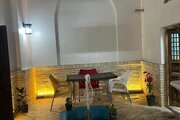 واحد سنتی تکخواب ماه نشین در بومگردی کاشان | حیاط 