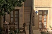 اتاق 5 نفره شاه نشین در اقامتگاه سنتی شیراز