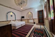 اتاق مینا در طبقه اول اقامتگاه بومگردی نطنز | نمای داخلی اتاق مینا
