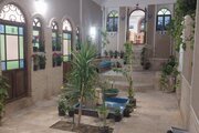 اتاق 102 در اقامتگاه بومگردی نائین