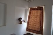 اتاق۳ تخته(سه دری) در اقامتگاه بومگردی در سروستان