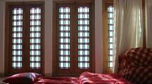 اتاق در اقامتگاه بومگردی در یزد