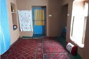 اتاق در اقامتگاه بومگردی در اسفراین