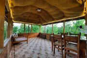 کلبه دوطبقه چوبی درختی صنوبر در بومگردی سوادکوه