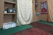 اتاق در اقامتگاه بومگردی در اسفراین