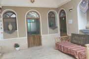 اتاق 102 در اقامتگاه بومگردی نائین