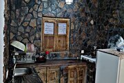 اتاق گل محمدی دراقامتگاه بوم گردی در برزک کاشان