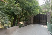 واحد تکخواب در طبقه اول باغ ویلا جنگلی بهشت در طرقبه