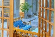 اتاق فیروزه در اقامتگاه بومگردی کرمان