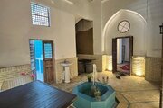 واحد سنتی تکخواب ماه نشین در بومگردی کاشان | حیاط و سرویس بهداشتی ایرانی 