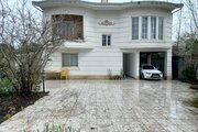 واحد تکخواب سلین در طبقه اول ویلای خمام