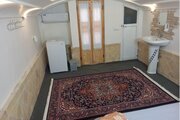 اتاق سرداب در طبقه زیرهمکف اقامتگاه بومگردی کاشان