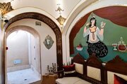 اتاق استاد ارحام صدر در اقامتگاه بومگردی اصفهان