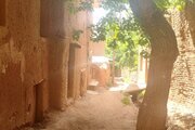 اتاق همکف اقامتگاه سنتی در نطنز | محوطه اطراف