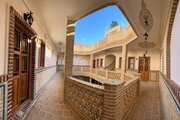 اتاق مینا در طبقه اول اقامتگاه بومگردی نطنز