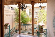 اتاق لاله در اقامتگاه بومگردی شیراز