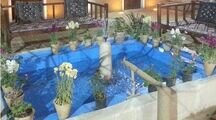 اتاق سه دری در اقامتگاه بومگردی در فارس