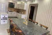 عمارت آرتین استخردار چهار فصل با فوتبال دستی در چهارباغ