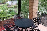 واحد در طبقه دوم ویلای لب رودخونه دردل جنگل اسالم
